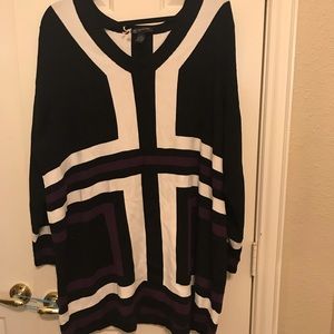 Beautiful, long sweater, size 3x.